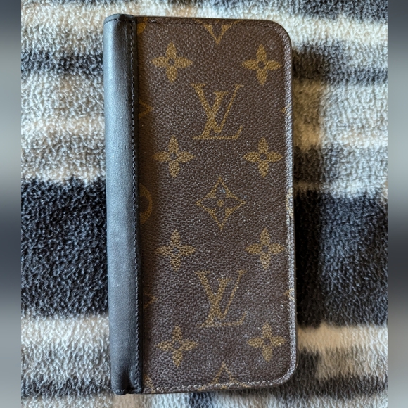 Louis Vuitton iPhone Case - Picture 2 of 4